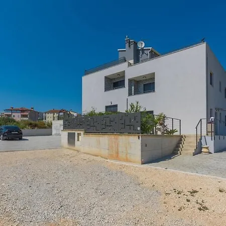 One&two * Novigrad Istria